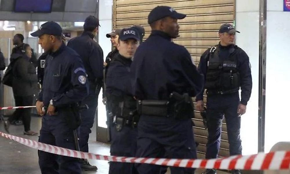 Συναγερμός στο Παρίσι: Μεγάλη κινητοποίηση της αστυνομίας